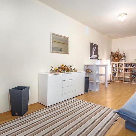 Awesome Apartment In Stara Baska 1 With Kitchen Zewnętrze zdjęcie