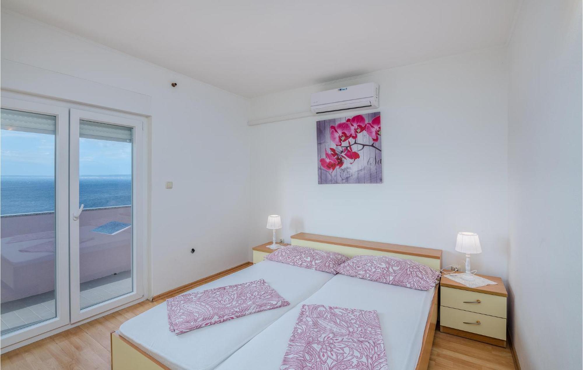 Awesome Apartment In Stara Baska 1 With Kitchen Zewnętrze zdjęcie